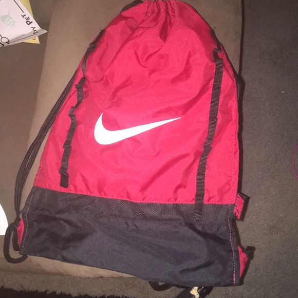 red nike drawstring bag